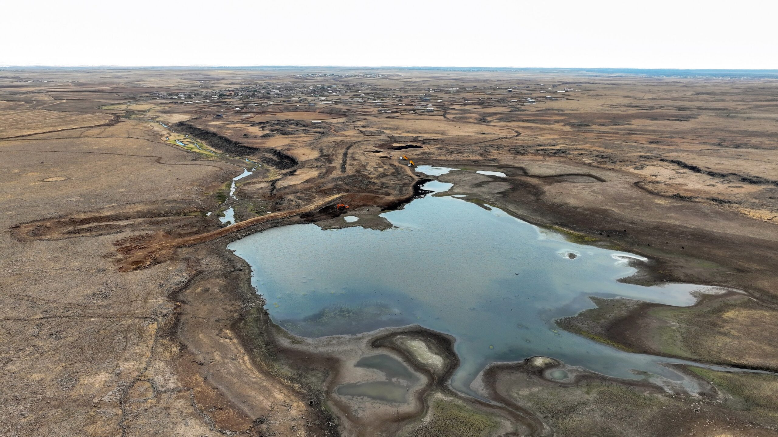 Çınar, Silvan ve Hazro’da hayvanların su ihtiyacını karşılayan 18 gölet onarıldı
