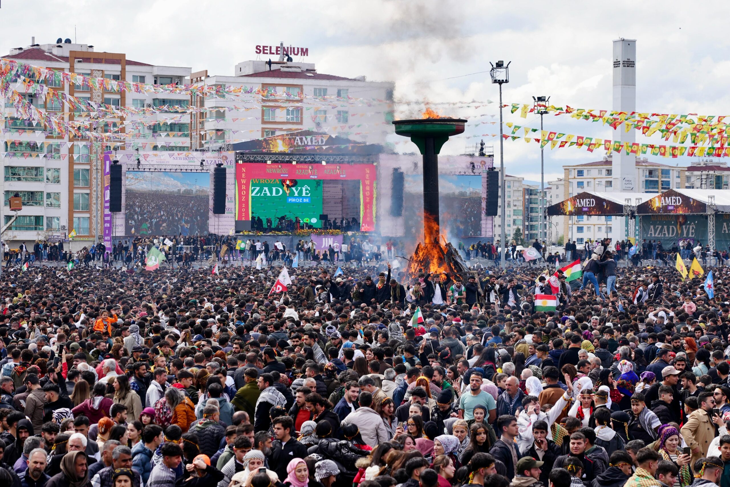 Eş Başkanlar, halkın Newroz’unu kutladı
