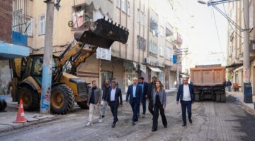 Eşbaşkanlar Bağlar’daki asfalt çalışmalarını yerinde inceledi