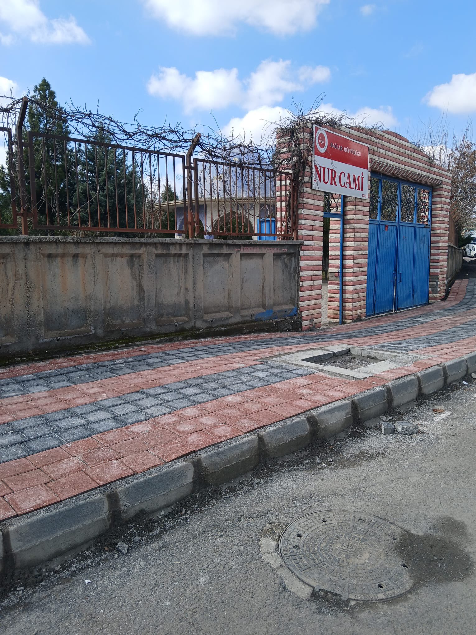 Bağlar Belediyesi’nden Karanfil 7 Caddesi’ne Kaldırım Çalışması