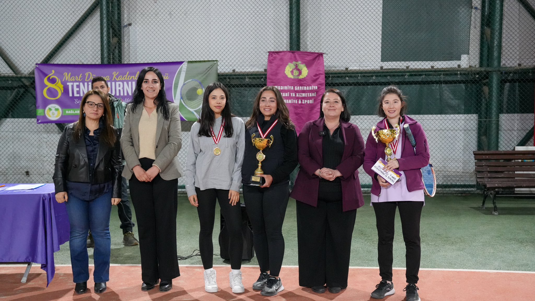 8 Mart Tenis Turnuvasında Final: Kadın Dayanışması Kazandı