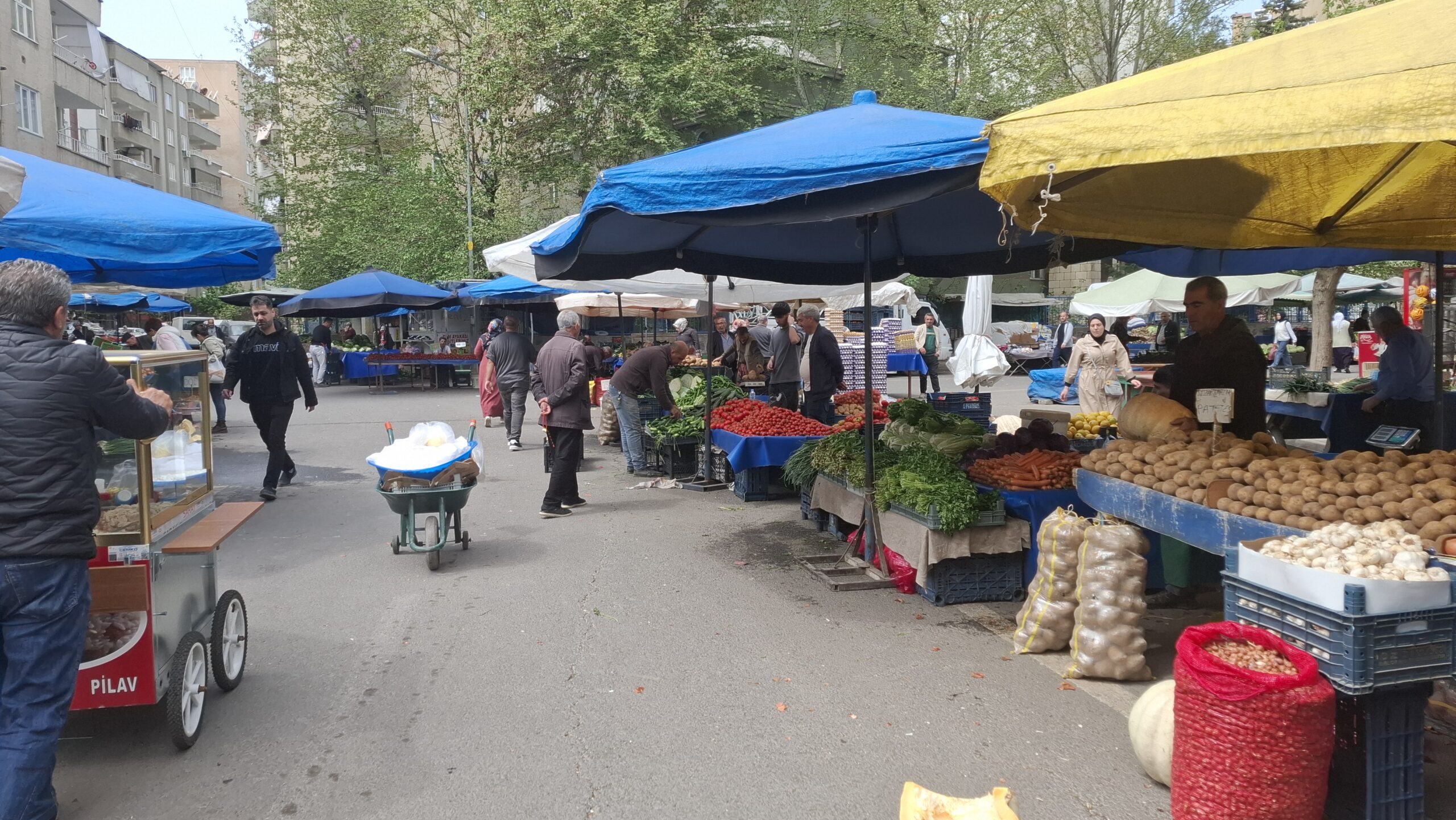 Diyarbakır’da Pazar Fiyatları Cep Yakıyor: Pazara Gitmek Lüks Oldu