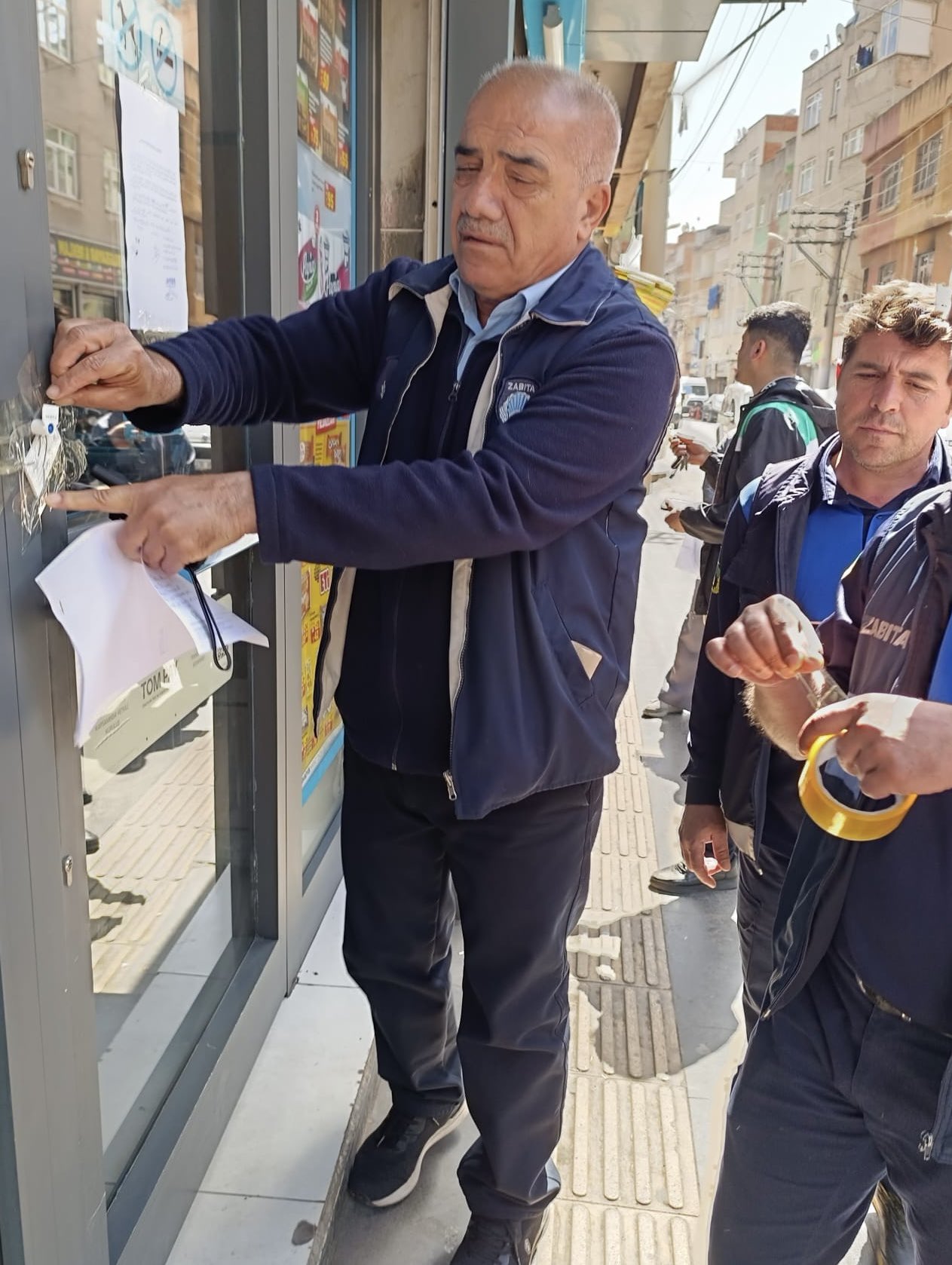 Zincir markete mühür vuruldu