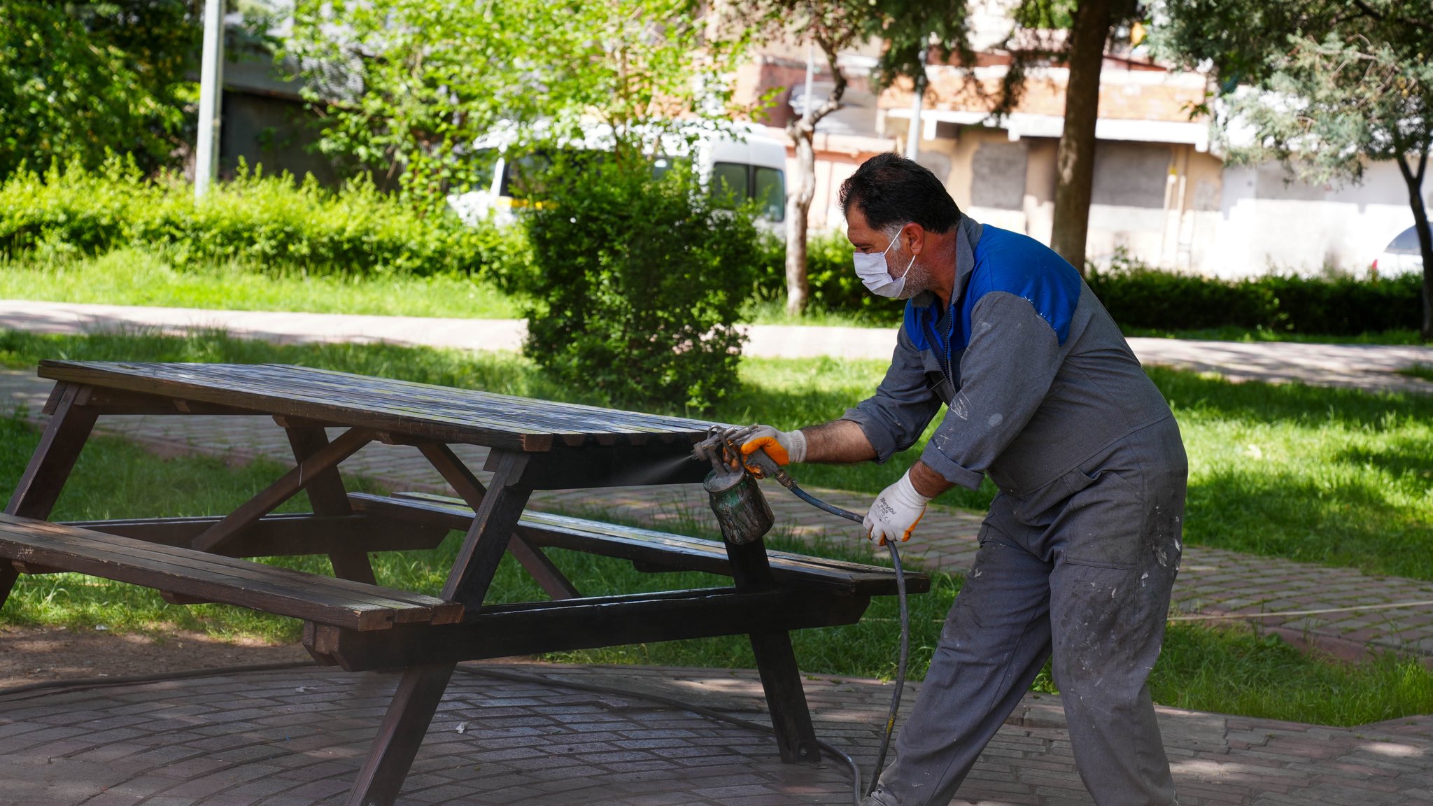 Bağlar’da parklarda bakım ve onarım çalışması