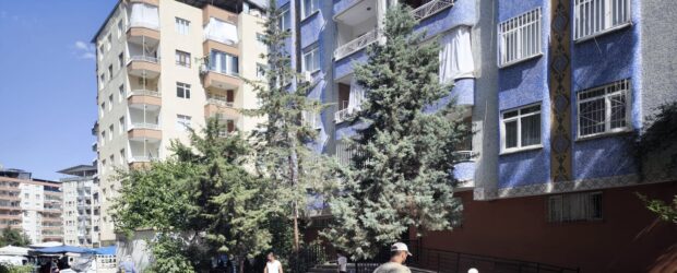 Bağlar’da parklarda bakım ve onarım çalışması