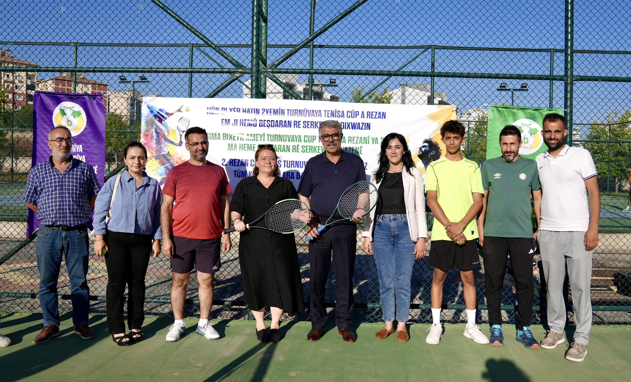 2. Rezan Cup Tenis Turnuvası Başladı: Eş Başkanlar Başlama Vuruşunu Yaptı