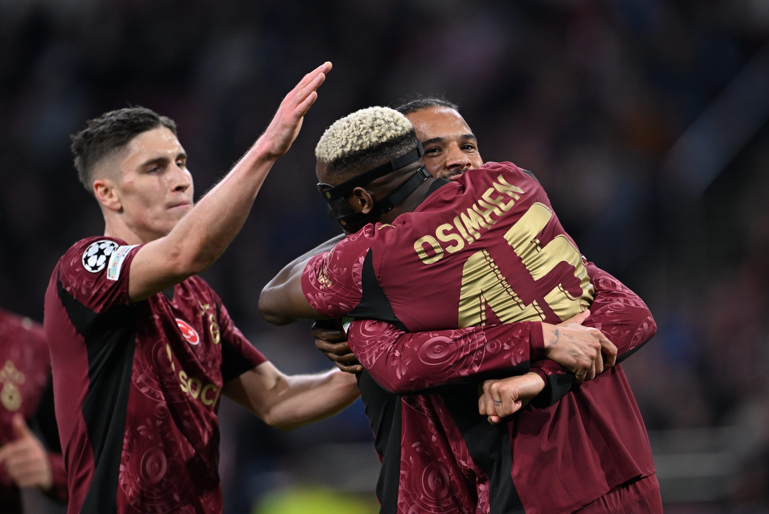 Aslan Osimhen’le coştu