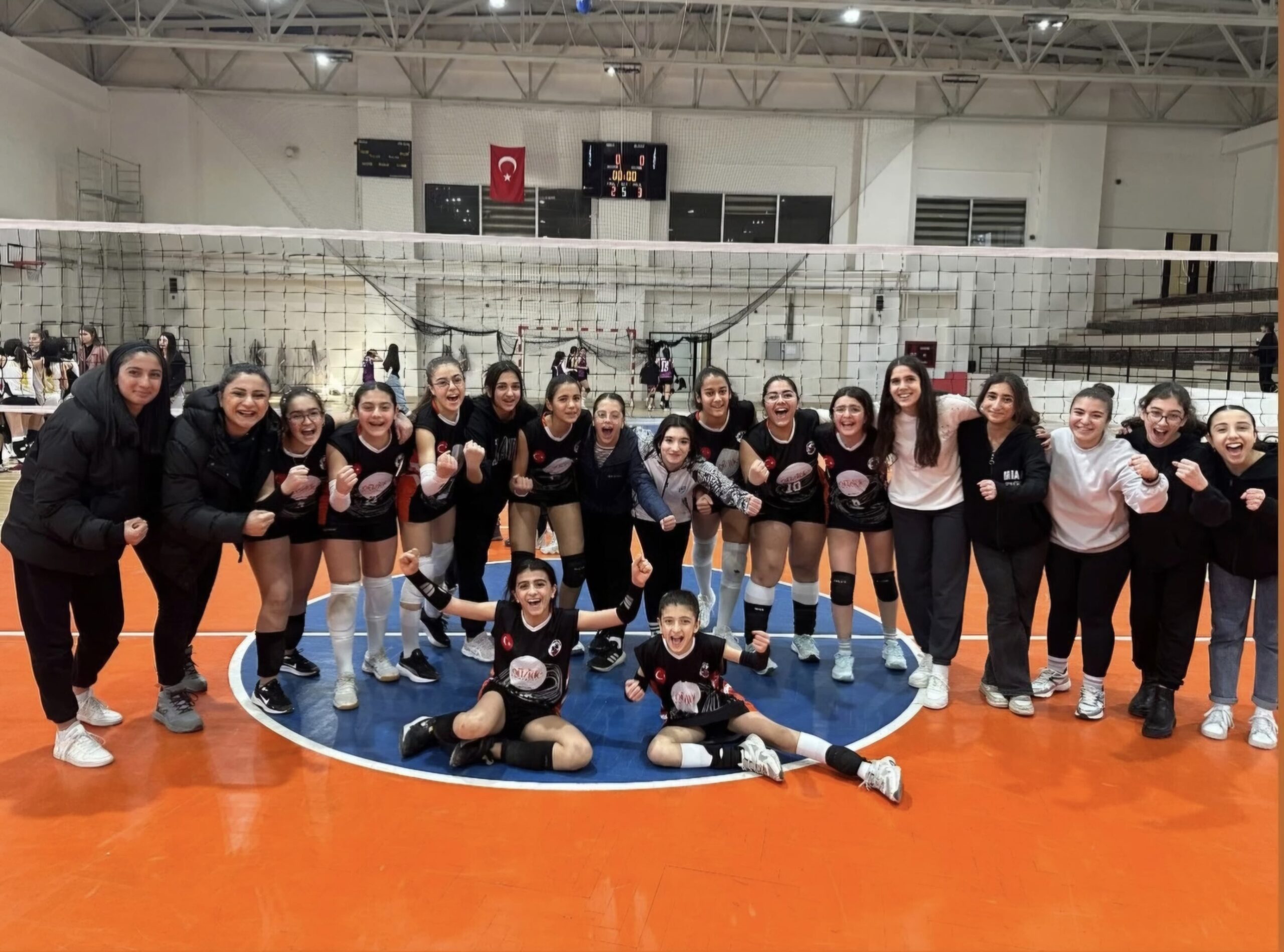 Diyarbakır Star Voleybol takımı esti gürledi