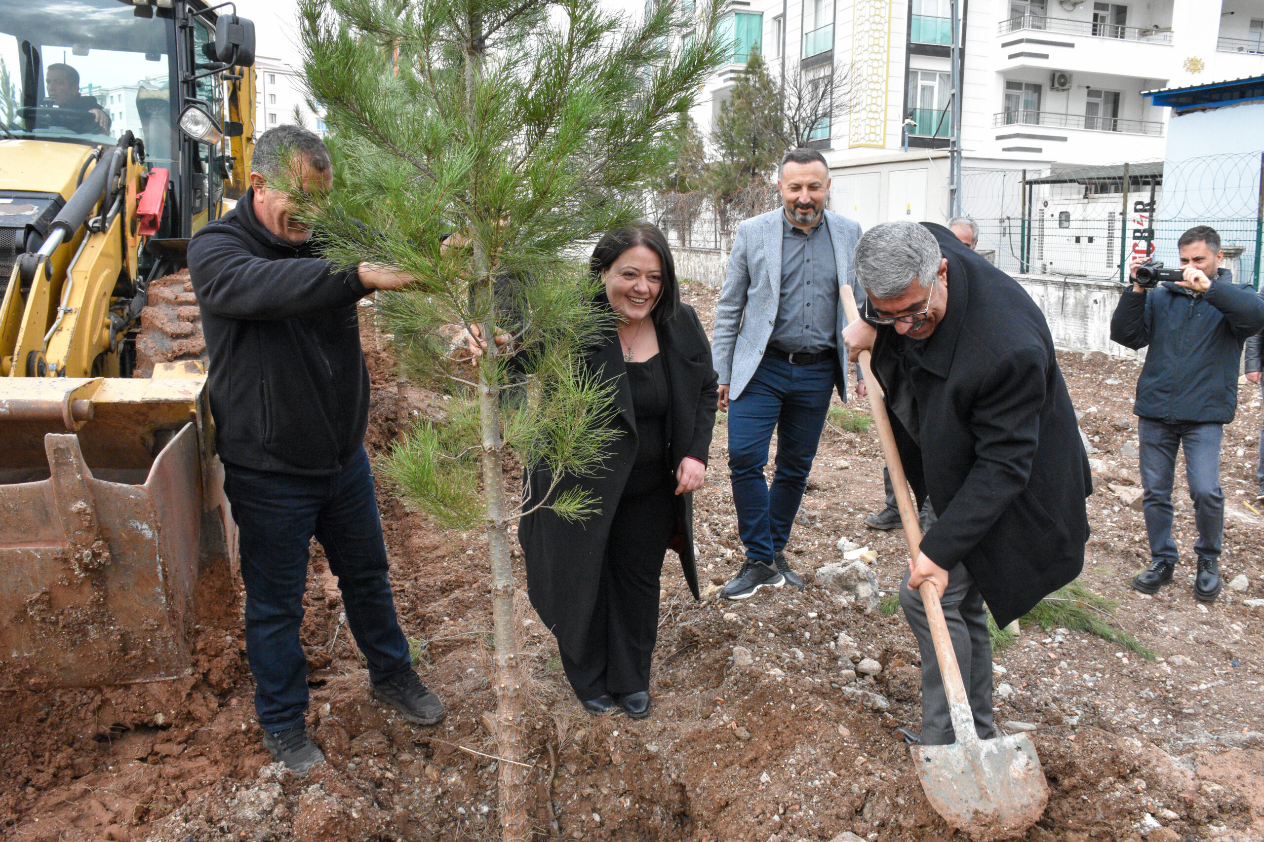 Bağlar’da ‘yeşil kuşak’ projesi: 16 bin 500 metrekarelik alan ağaçlandırılacak