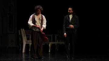 Amed Tiyatro Festivali’nde ‘Sanatçı’ izleyiciyle buluştu