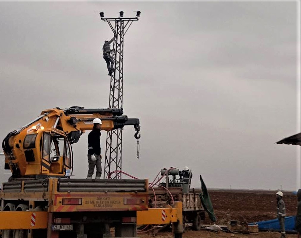 Kışın ortasında kaçak elektrikle buğday tarlası suladılar