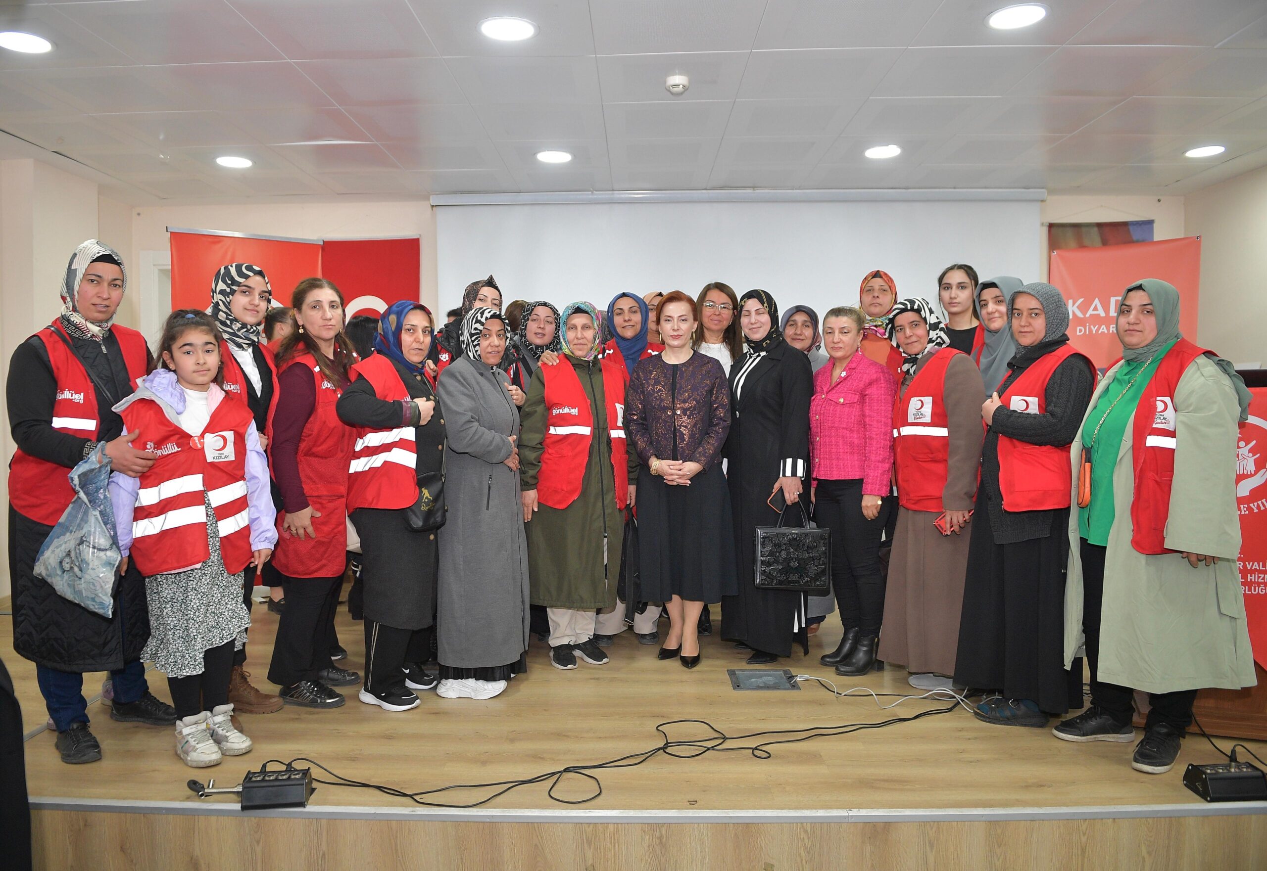 Diyarbakır’da 8 Mart Dünya Kadınlar Günü Etkinliği: “Kadınların Güçlenmesi, Toplumun Güçlenmesidir”