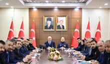 Vali Zorluoğlu ve AFAD Başkanı Pehlivan Diyarbakır’daki Deprem Çalışmalarını Değerlendirdi
