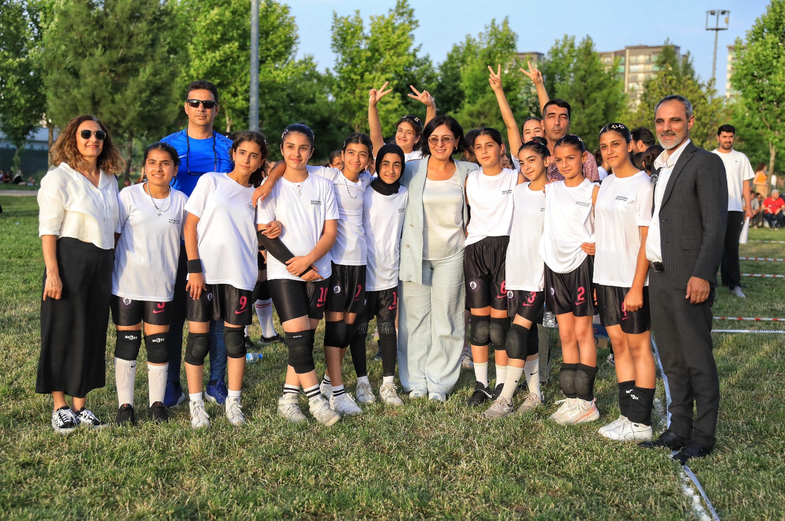 Mini Voleybol Turnuvası 240 sporcuyla başladı