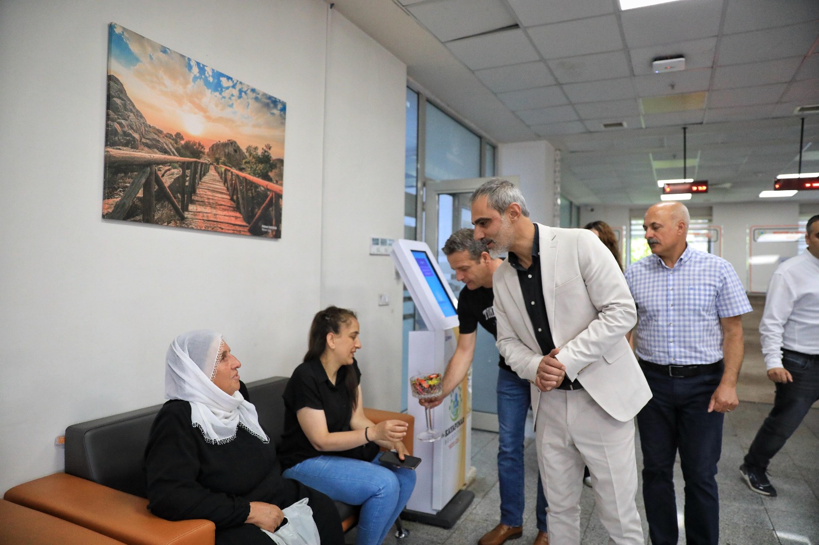 Eş Başkan Cengiz Dündar, bayramda çalışan personele teşekkür etti