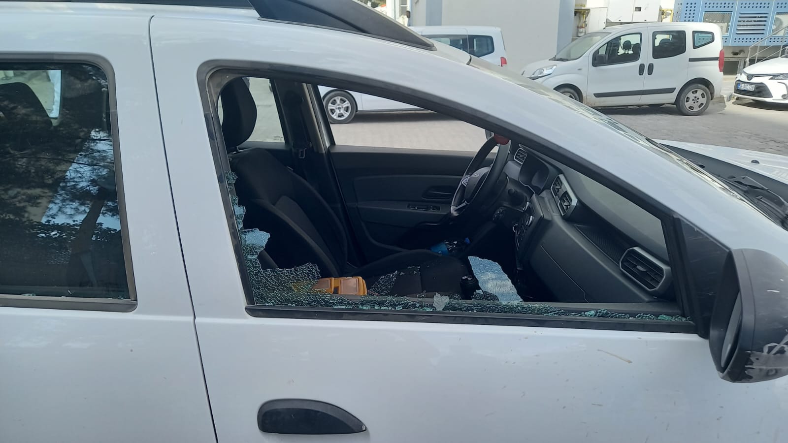 Dicle Elektrik Çalışanlarına Silah Çekildi İki Personel Yaralandı