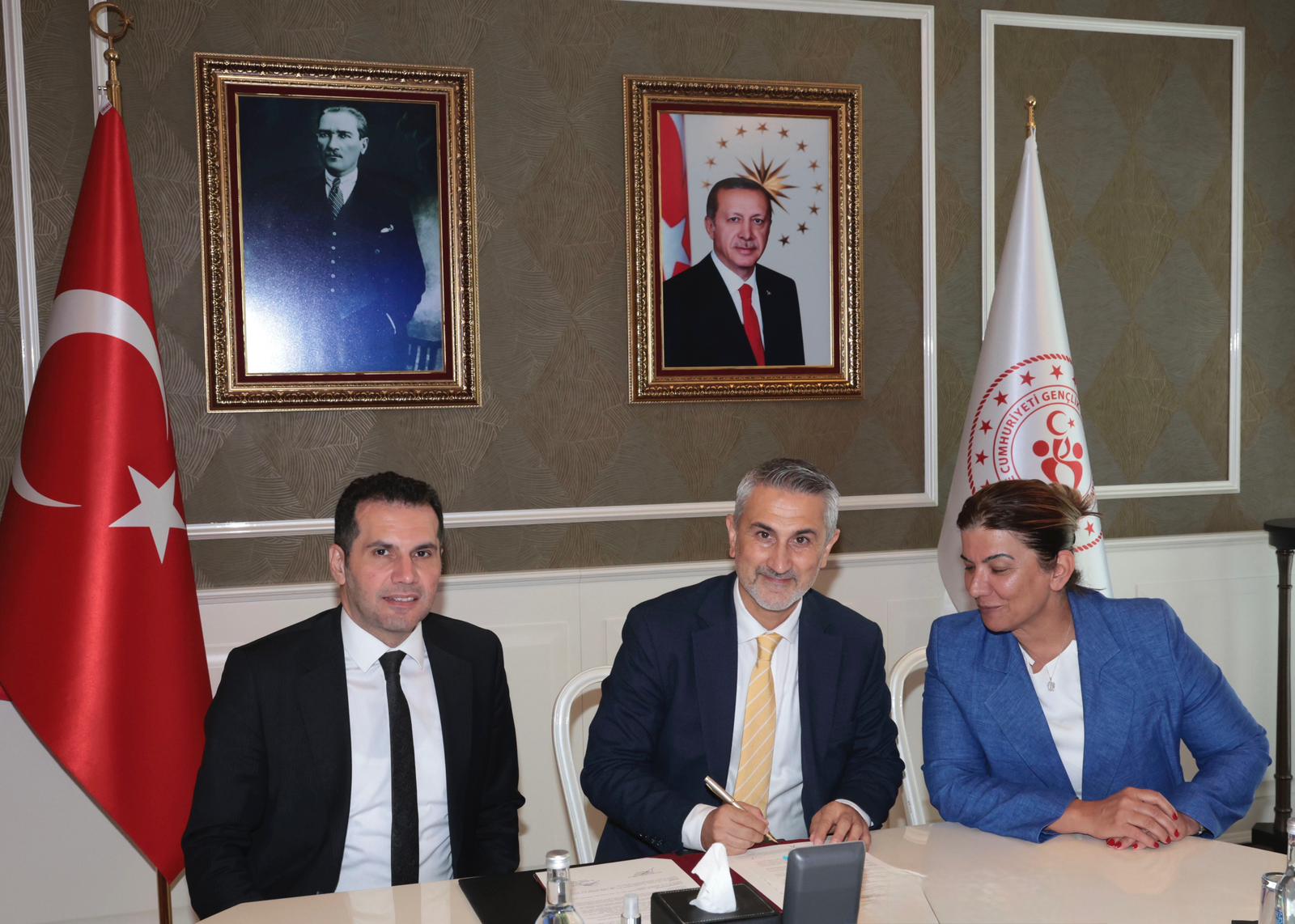 Lice’ye Yarı Olimpik Yüzme Havuzu Müjdesi