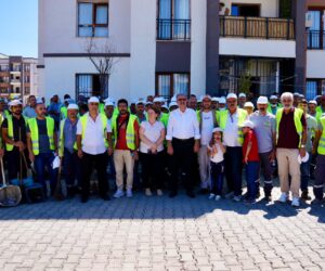 Oğlaklı’da Eşbaşkanlar ve 220 emekçi ile birlikte temizlik çalışması yapıldı