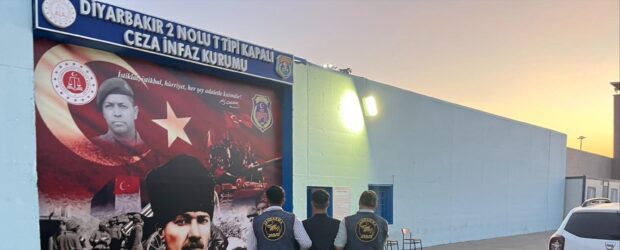 Diyarbakır’da jandarma operasyonu: 64 kişi yakalandı