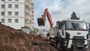 Kayapınar Belediyesi’nin yeni yol açma çalışmaları devam ediyor