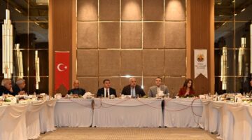 Diyarbakır Valisi Esnaf Temsilcileriyle Buluştu