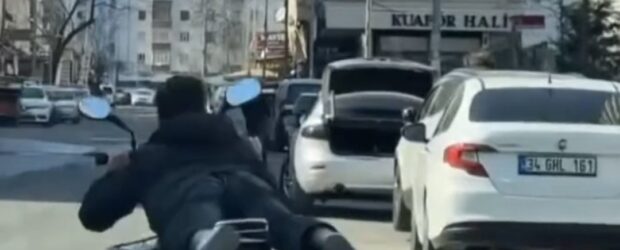 Diyarbakır’da yüzüstü yatarak motosiklet sürdü  #diyarbakır #spring