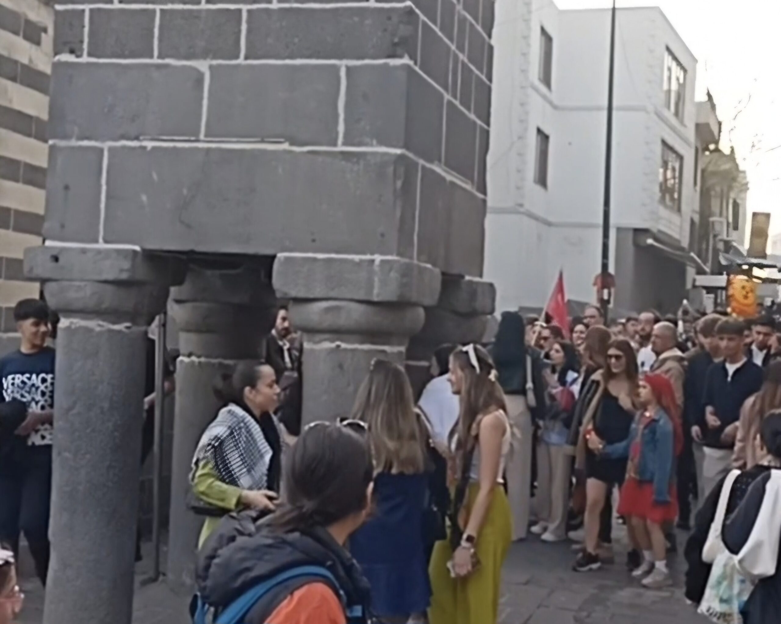Dört Ayaklı Minare Rant Kapısı Oldu: Tur Şirketleri ‘Dilek Gerçekleşir’ Rivayetini Satıyor