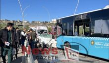 Üniversite Yolunda Feci Kaza: Otomobil ile Belediye Otobüsü Çarpıştı