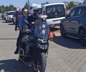 Sınava Geç Kalan Öğrencilerin İmdadına Polis Yetişti
