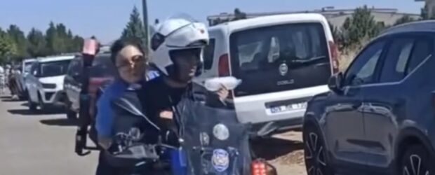 Sınava Geç Kalan Öğrencilerin İmdadına Polis Yetişti
