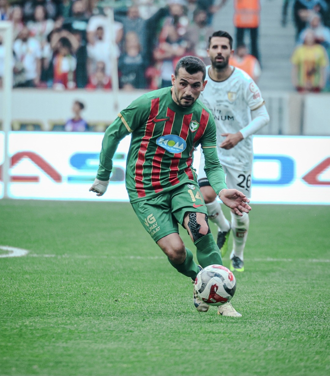 Amedspor 90+4’te yıkıldı, Süper Lig umudunu son haftaya taşıdı