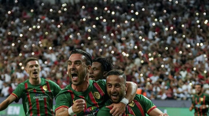 DEV MAÇTA LİDERLİĞİN ADI AMEDSPOR: BÜTÜN ENGELLEMELERE RAĞMEN KAZANMASINI BİLDİ! (3-2)