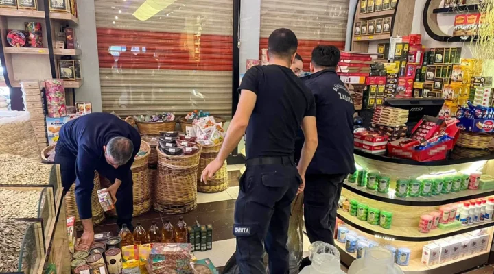 Yüzlerce tarihi geçmiş ürüne el konuldu