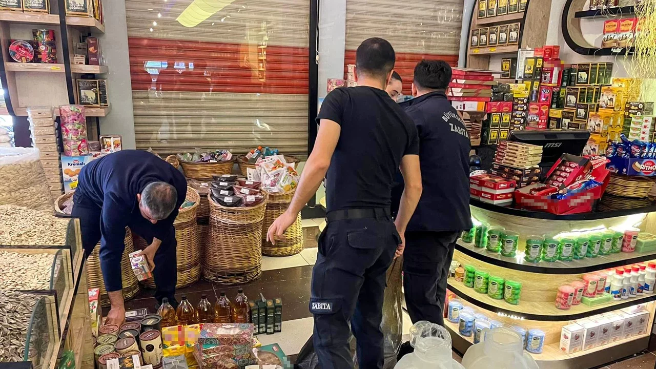 Yüzlerce tarihi geçmiş ürüne el konuldu