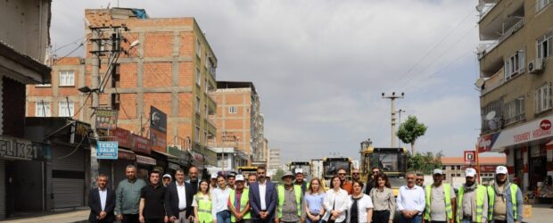 Eş Başkanlar, Emek Caddesi’ndeki asfalt çalışmasını inceledi