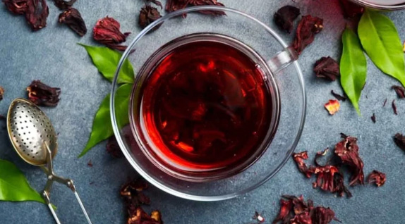 Beslenme uzmanları karın şişkinliğiyle mücadeleye yardımcı olması için bu çayı öneriyor